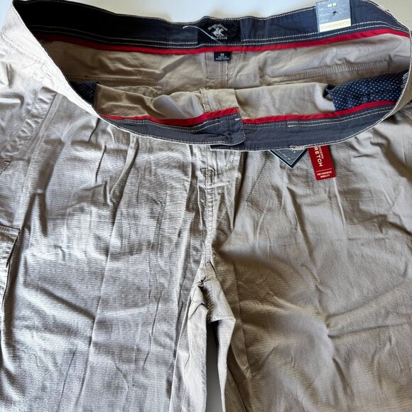 Beverly Hills Polo Club Mens Relaxed Fit Cargo Shorts Sz 48 Khaki Modern Stretch - Picture 11 of 16